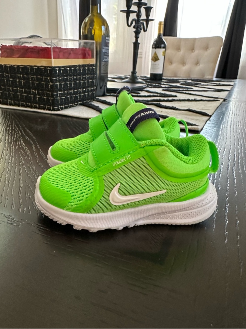 Baby/ Toddler 4C Nike Dynamic Fit Sneakers in Green - Picture 8 of 14